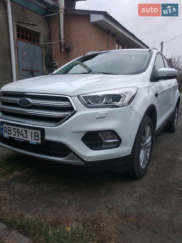 Внедорожник / Кроссовер Ford Kuga 2018 в Кодыме