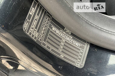 Внедорожник / Кроссовер Ford Kuga 2012 в 