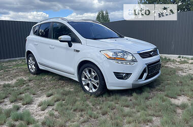 Позашляховик / Кросовер Ford Kuga 2013 в Києві