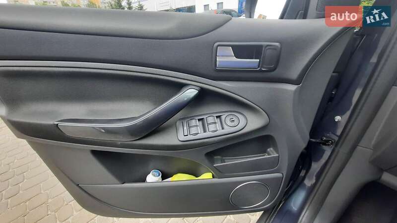 Внедорожник / Кроссовер Ford Kuga 2011 в Львове