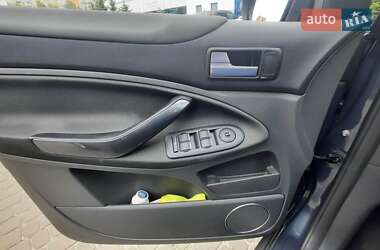 Внедорожник / Кроссовер Ford Kuga 2011 в 