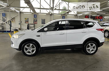 Внедорожник / Кроссовер Ford Kuga 2014 в Черновцах