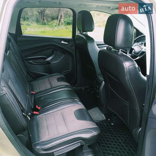 Внедорожник / Кроссовер Ford Kuga 2014 в Снятине