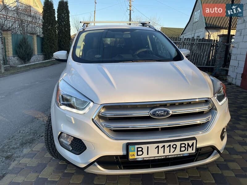 Внедорожник / Кроссовер Ford Kuga 2016 в Решетиловке