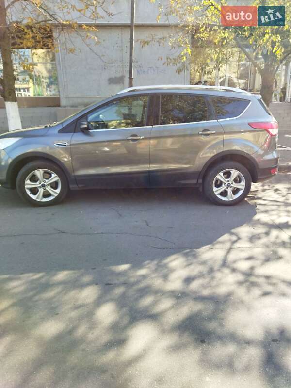 Внедорожник / Кроссовер Ford Kuga 2013 в 