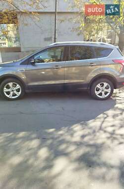 Внедорожник / Кроссовер Ford Kuga 2013 в 