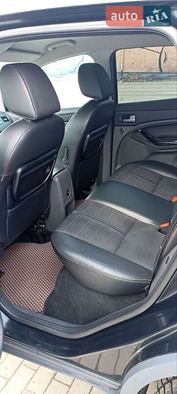 Позашляховик / Кросовер Ford Kuga 2011 в Луцьку