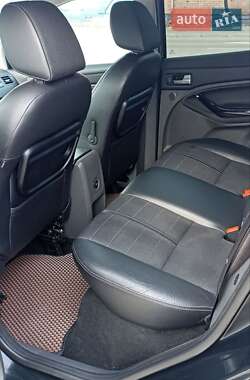 Внедорожник / Кроссовер Ford Kuga 2011 в 