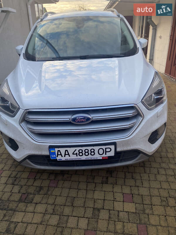 Позашляховик / Кросовер Ford Kuga 2019 в Києві