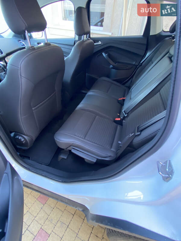 Позашляховик / Кросовер Ford Kuga 2019 в Києві