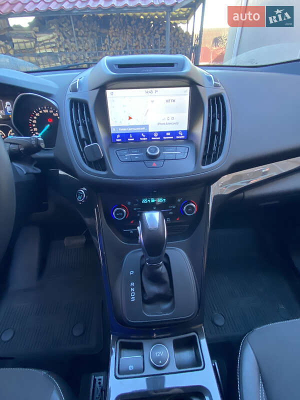 Позашляховик / Кросовер Ford Kuga 2019 в Києві