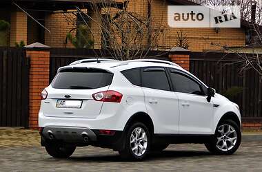 Внедорожник / Кроссовер Ford Kuga 2013 в 