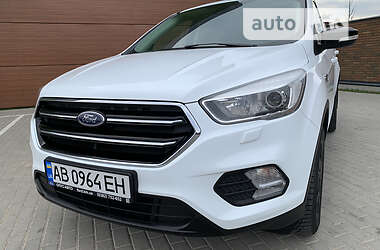 Внедорожник / Кроссовер Ford Kuga 2017 в 