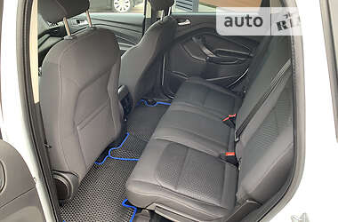 Внедорожник / Кроссовер Ford Kuga 2017 в 