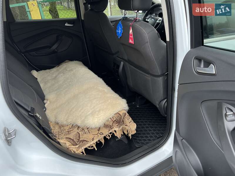 Позашляховик / Кросовер Ford Kuga 2016 в Красилові