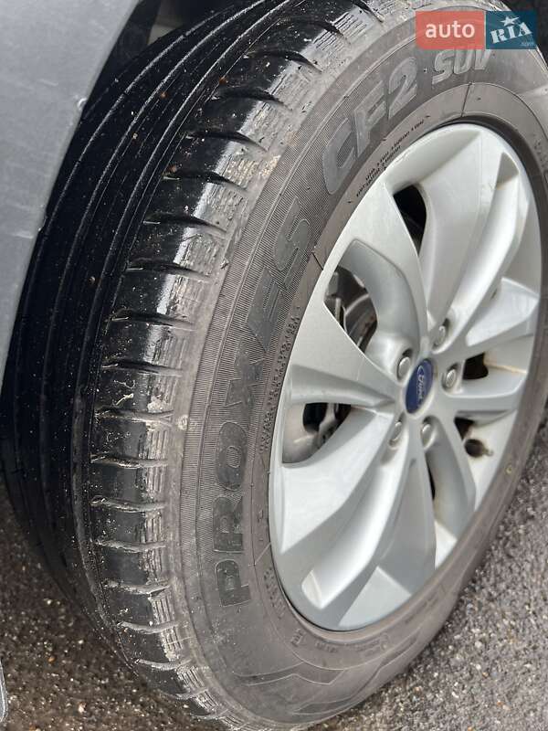 Позашляховик / Кросовер Ford Kuga 2016 в Красилові