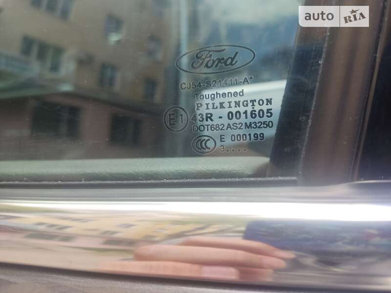 Внедорожник / Кроссовер Ford Kuga 2014 в Миргороде