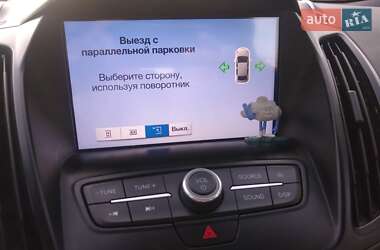 Позашляховик / Кросовер Ford Kuga 2017 в Вараші