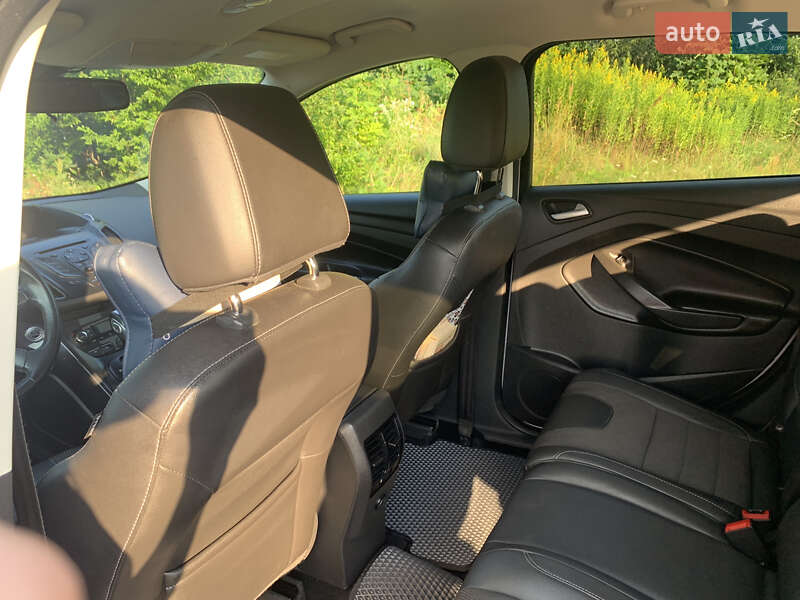 Позашляховик / Кросовер Ford Kuga 2013 в Новояворівську