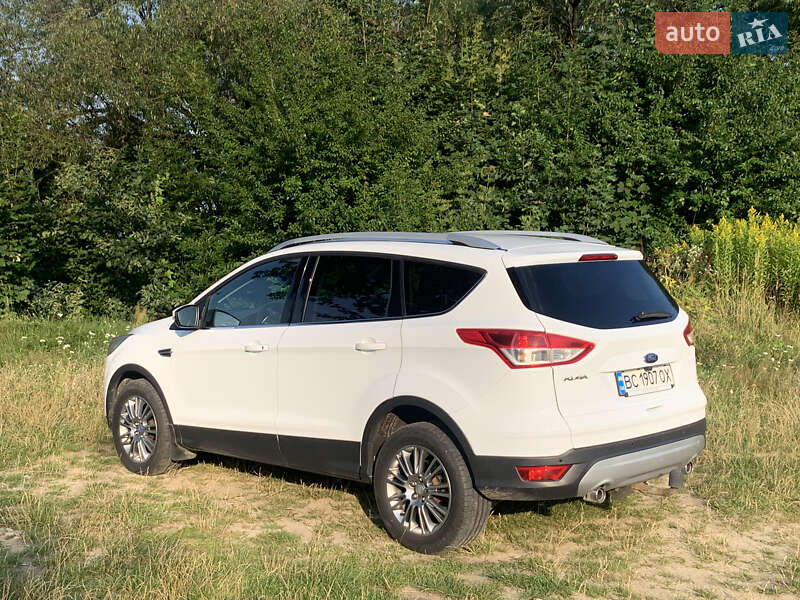 Позашляховик / Кросовер Ford Kuga 2013 в Новояворівську
