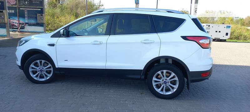 Внедорожник / Кроссовер Ford Kuga 2017 в Жовкве