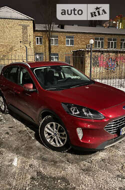 Позашляховик / Кросовер Ford Kuga 2020 в 
