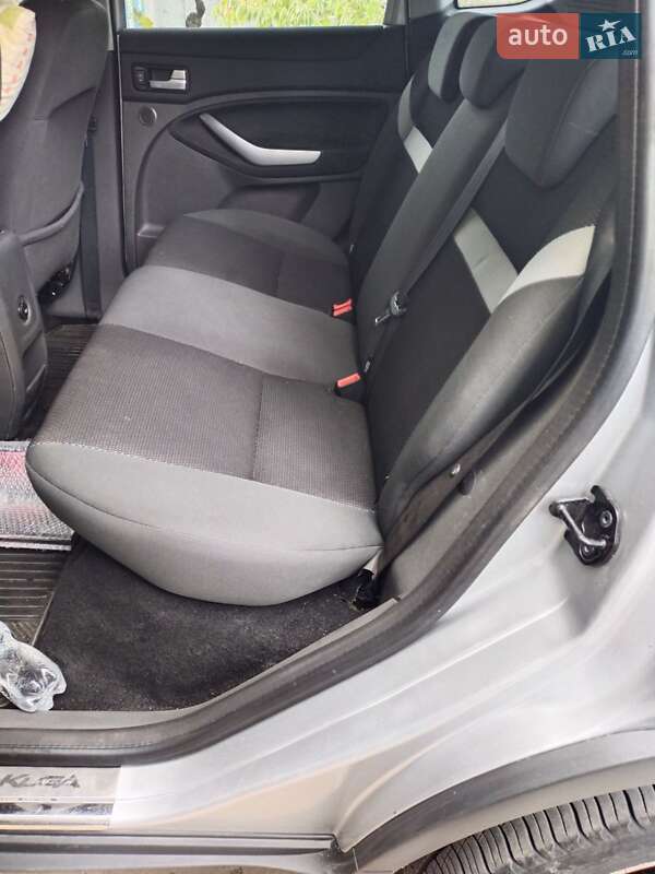 Внедорожник / Кроссовер Ford Kuga 2011 в Измаиле