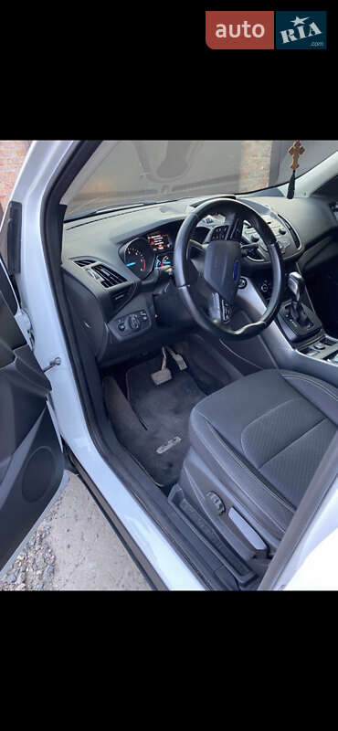 Внедорожник / Кроссовер Ford Kuga 2017 в Александрие