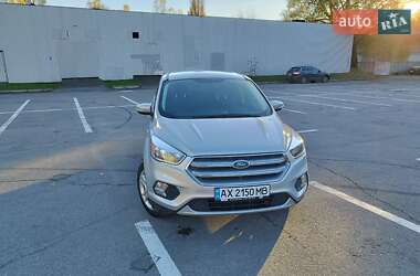 Внедорожник / Кроссовер Ford Kuga 2017 в 