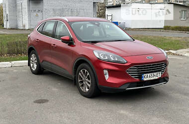 Позашляховик / Кросовер Ford Kuga 2020 в 