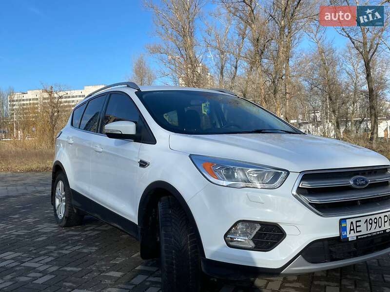 Внедорожник / Кроссовер Ford Kuga 2017 в Днепре