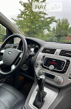 Внедорожник / Кроссовер Ford Kuga 2011 в 