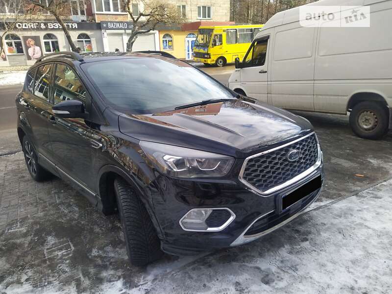 Внедорожник / Кроссовер Ford Kuga 2017 в Ровно