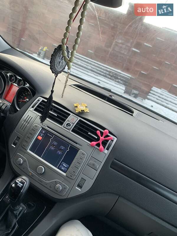 Внедорожник / Кроссовер Ford Kuga 2012 в Ровно