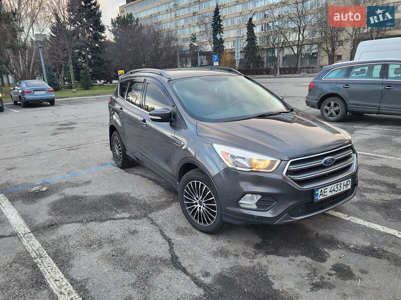 Внедорожник / Кроссовер Ford Kuga 2017 в Днепре