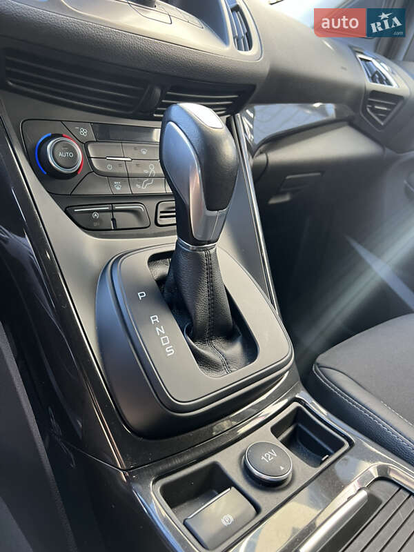 Внедорожник / Кроссовер Ford Kuga 2017 в Коломые