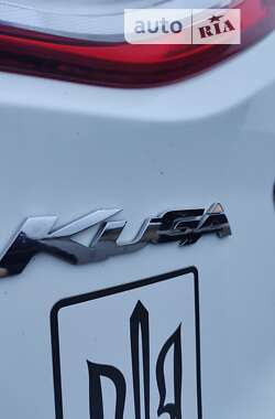 Позашляховик / Кросовер Ford Kuga 2013 в Червонограді