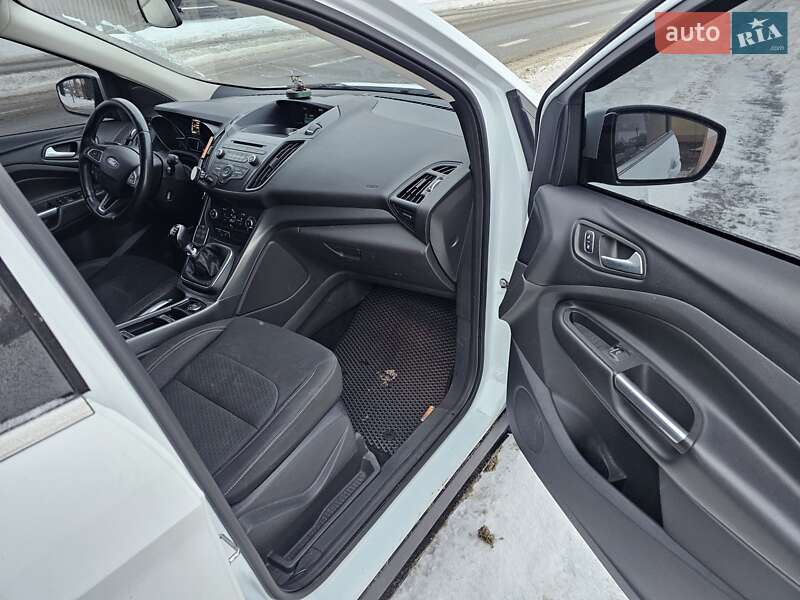 Позашляховик / Кросовер Ford Kuga 2019 в Овручі