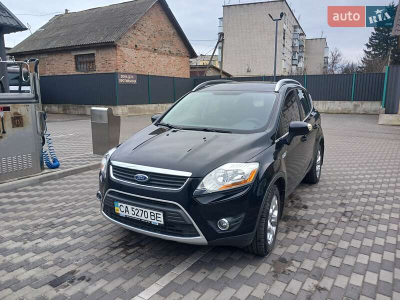 Внедорожник / Кроссовер Ford Kuga 2011 в Ичне