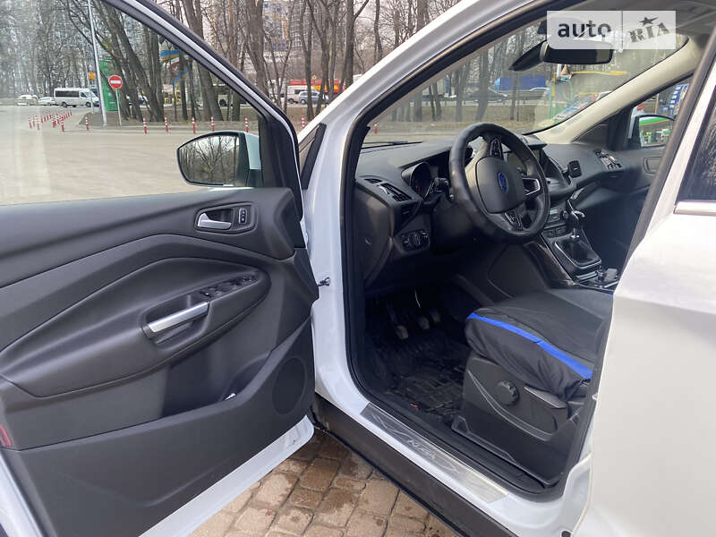 Внедорожник / Кроссовер Ford Kuga 2016 в Киеве фото 13 Внедорожник / Кроссовер Ford Kuga 2016 в Киеве