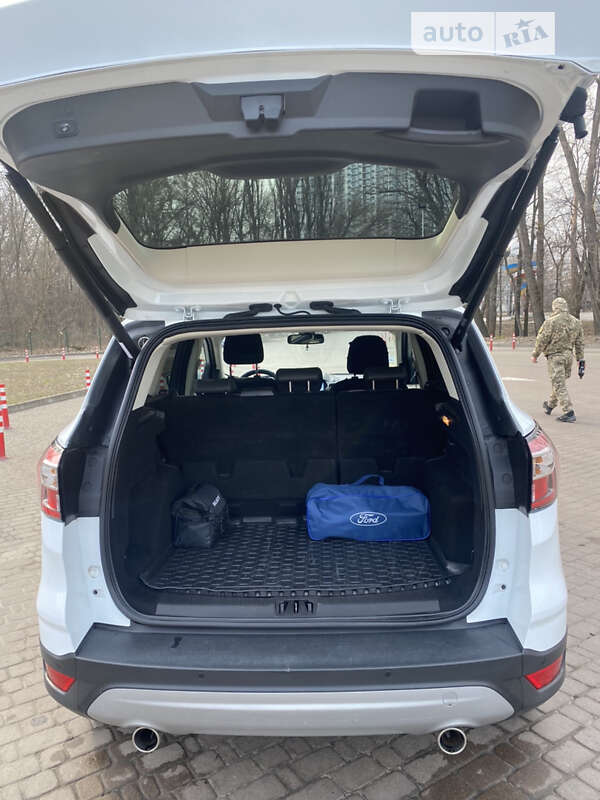 Внедорожник / Кроссовер Ford Kuga 2016 в Киеве фото 20 Внедорожник / Кроссовер Ford Kuga 2016 в Киеве