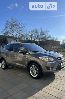 Внедорожник / Кроссовер Ford Kuga 2012 в Чернигове