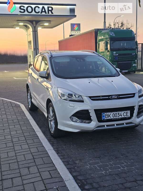 Внедорожник / Кроссовер Ford Kuga 2014 в Ровно