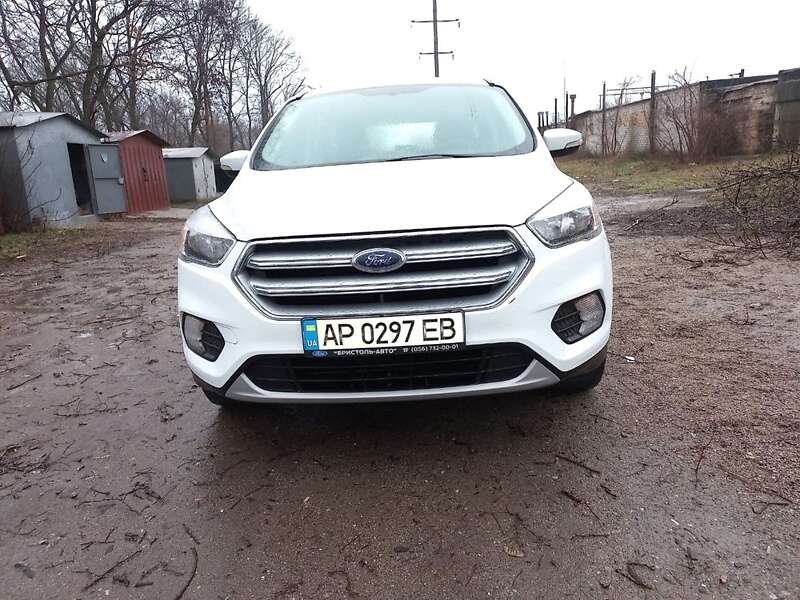 Позашляховик / Кросовер Ford Kuga 2016 в Запоріжжі