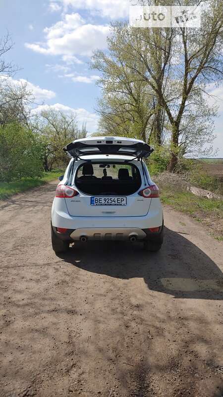 Внедорожник / Кроссовер Ford Kuga 2011 в Еланце