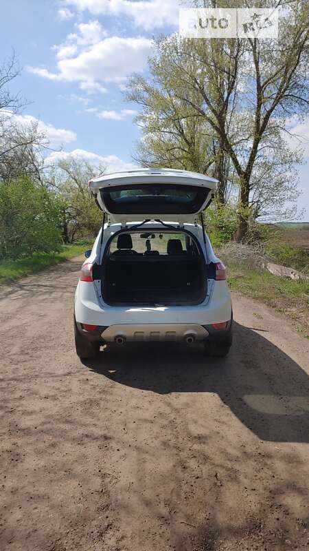 Внедорожник / Кроссовер Ford Kuga 2011 в Еланце