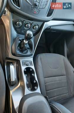 Внедорожник / Кроссовер Ford Kuga 2015 в Каменском