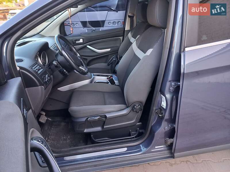 Внедорожник / Кроссовер Ford Kuga 2012 в Черновцах