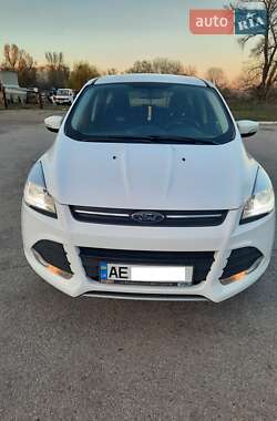 Внедорожник / Кроссовер Ford Kuga 2015 в Каменском