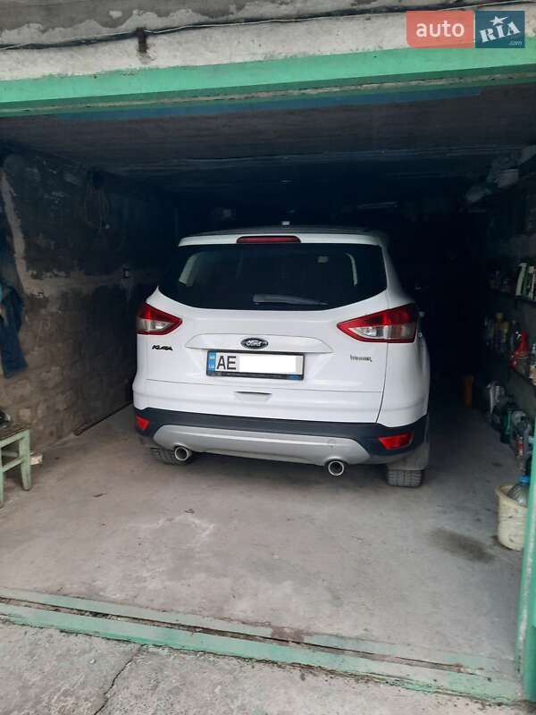 Внедорожник / Кроссовер Ford Kuga 2015 в Каменском